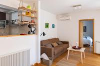 Kuchyňa alebo kuchynka v ubytovaní Apartment Zenta with terrace and sea view, 4 min walk to the beach
