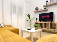 Telewizja i/lub zestaw kina domowego w obiekcie La Brisa apartamento