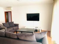 TV a/nebo společenská místnost v ubytování Zafiro Apartments
