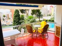Bazén v ubytování Zafiro Apartments nebo v jeho okolí