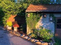 Vonkajšia záhrada v ubytovaní La petite maison d’Orphée