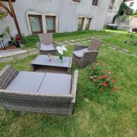 Vonkajšia záhrada v ubytovaní Gîte Lilas, LOFT 2 à 8 personnes, avec salle de jeux et SPA dans la résidence