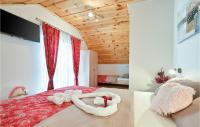 Posteľ alebo postele v izbe v ubytovaní Stunning Home In Andrasevec With Sauna