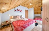 Posteľ alebo postele v izbe v ubytovaní Stunning Home In Andrasevec With Sauna