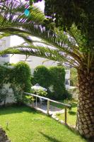 Istron Bay Hotelにある庭
