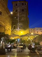 Reštaurácia alebo iné gastronomické zariadenie v ubytovaní Affittacamere Licenza N.1 Presso La Magica Torre