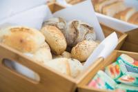 ホテルの敷地内または近くでの食事または食べ物