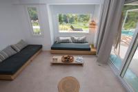 Posedenie v ubytovaní Aristotelia Gi - Premium Luxury Villas with Private Pools