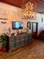 TV a/nebo společenská místnost v ubytování Duven Hotel Cappadocia