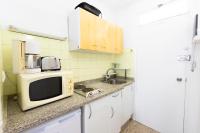 A kitchen or kitchenette at RNET - Weekend Roses