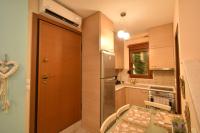 Kuchyňa alebo kuchynka v ubytovaní Sea Side Pine Maisonette, Siviri