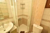 Kúpeľňa v ubytovaní Sea Side Pine Maisonette, Siviri