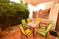 Posedenie v ubytovaní Sea Side Pine Maisonette, Siviri