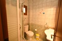 Kúpeľňa v ubytovaní Sea Side Pine Maisonette, Siviri