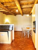 Kuchyňa alebo kuchynka v ubytovaní Agriturismo Corte Moranda