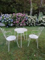 A garden outside B&B Alle Ortensie Blu