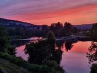 Pogled na izlazak ili zalazak sunca iz smje&scaron;taja s doru&#x10D;kom