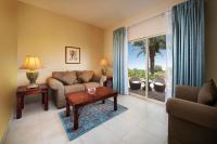 Posezení v ubytování Al Hamra Village Hotel