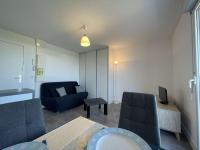 Plan piętra w obiekcie Appartement 2 pièces avec balcon, proche gare et commerces, parking privé, ménage inclus, La Rochelle - FR-1-246-637