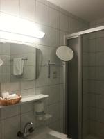 Łazienka w obiekcie Hotel zum grünen Tor