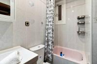 Koupelna v ubytování Stay U-nique Apartments La Bordeta
