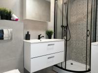 Łazienka w obiekcie MARINA Brzeźno Apartment przy plaży