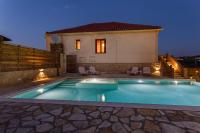 Bazén v ubytování Olive Villas nebo v jeho okolí