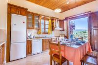 Kuchyň nebo kuchyňský kout v ubytování Olive Villas