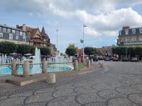 Basen w obiekcie Deauville centre et mer lub w pobliżu