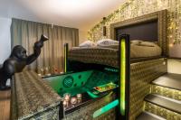 Łóżko lub łóżka w pokoju w obiekcie Hotel Butterfly - Il Nido d'Amore Bologna