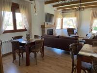 TV a/nebo společenská místnost v ubytování Hotel Rural - La Osa Mayor - 4 Estrellas