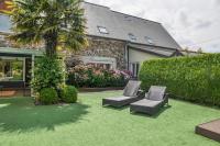 Vonkajšia záhrada v ubytovaní VILLA KER BLEUENN * 10 PERSONNES * PISCINE * SAUNA