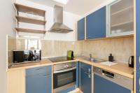 Kuchyňa alebo kuchynka v ubytovaní Super central, 2-bedroom apartment with terrace