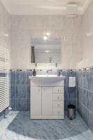 Kúpeľňa v ubytovaní Super central, 2-bedroom apartment with terrace