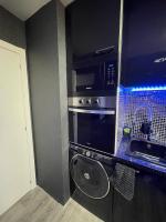 Kuchnia lub aneks kuchenny w obiekcie LUXURY room en MADRID