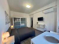 A bed or beds in a room at Dreamsrome Lux