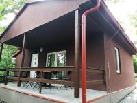 Chaty a Apartmány Hracholusky Kemp Kosatkaにあるバルコニーまたはテラス