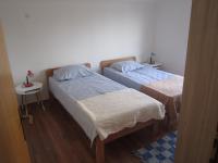 Posteľ alebo postele v izbe v ubytovaní Apartments with a parking space Maslenica, Novigrad - 6573