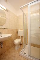 Kúpeľňa v ubytovaní Apartments and rooms by the sea Zaglav, Dugi otok - 8144