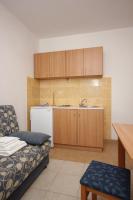 Kuchyňa alebo kuchynka v ubytovaní Apartments and rooms by the sea Zaglav, Dugi otok - 8144
