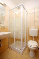 Kúpeľňa v ubytovaní Apartments and rooms by the sea Zaglav, Dugi otok - 8144