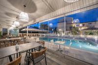 Hồ bơi trong/gần Makris Yialos Apartments