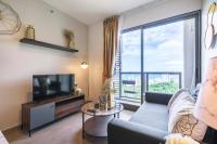 TV a/nebo společenská místnost v ubytování Amazingly UNIXX 2 Bedroom Condo in Pattaya