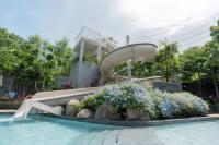 Bazén v ubytování Amazingly UNIXX 2 Bedroom Condo in Pattaya nebo v jeho okolí