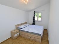 Posteľ alebo postele v izbe v ubytovaní Apartment Lavanda-2 by Interhome