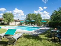 Basen w obiekcie Holiday Home La Badia by Interhome lub w pobliżu