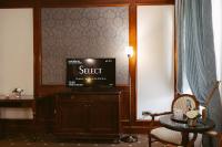 En tv och/eller ett underh&aring;llningssystem p&aring; Hotel Select