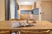 Kuchyňa alebo kuchynka v ubytovaní Appartamento Nonna Engadina Chalet