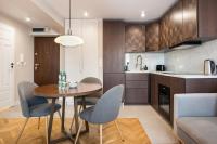 Kuchnia lub aneks kuchenny w obiekcie Powiśle Chic Apartment