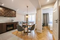 Kuchnia lub aneks kuchenny w obiekcie Powiśle Chic Apartment